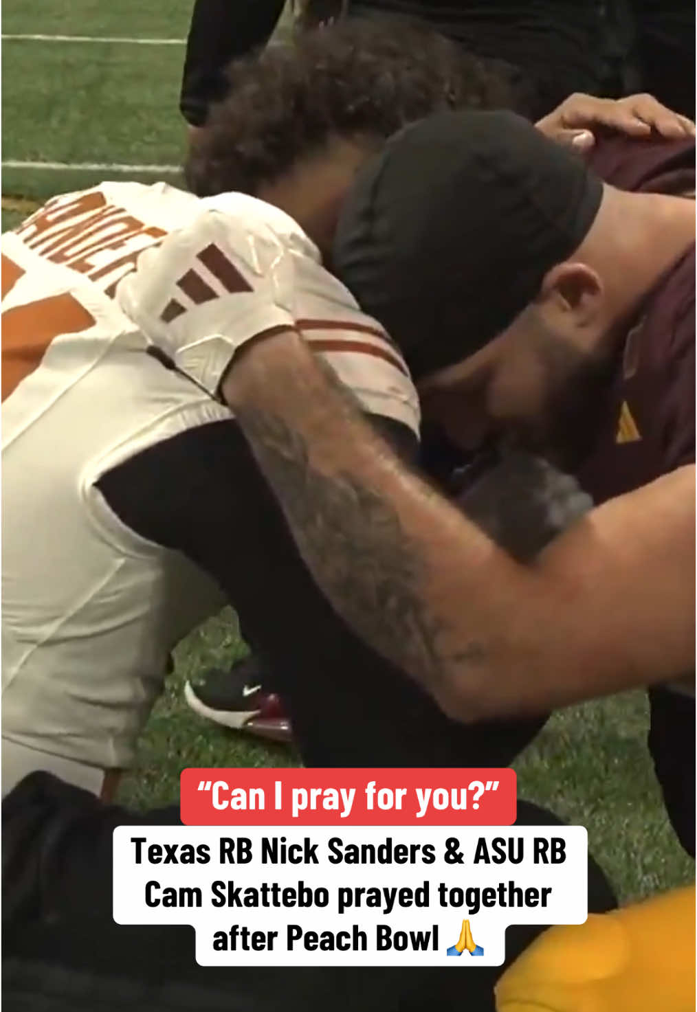 Freshman Nick Sanders and ASU star Cam Skattebo took a moment after the Peach Bowl 🙏 (Via @LaCertosaSports/X)  #cfp #CollegeFootball #college #college 