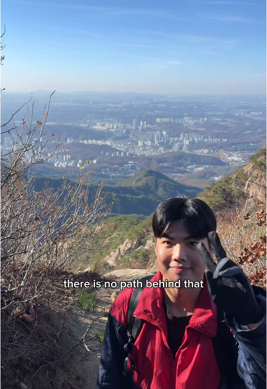 We passed by so many elderly people on this hike who had more energy than us 😭💀 #korea #seoul #koreatravel #seoultravel #Hiking #hikingadventures #hikingszn #Vlog 