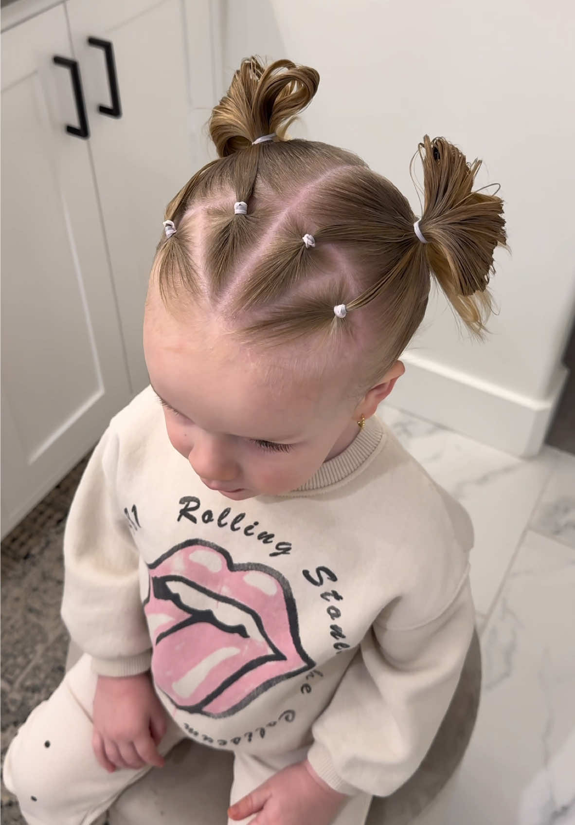 Super easy! Anyone can do this! #toddlerhair #easytoddlerhair #pigtailbuns #spacebuns #pigtailhairstyle #toddlerhairstyles #toddlerhairideas #90shair #kids90shair #90shairstyle #hairideas #hairstyle #hairinspo #hair #viralhair #hairtutorial #toddlerhairtutorial #shorthairideas #kidshairstyles #kidshair #girlshairstyle #girlmom #toddler @Salee Hair @Fairy Tales Hair Care 
