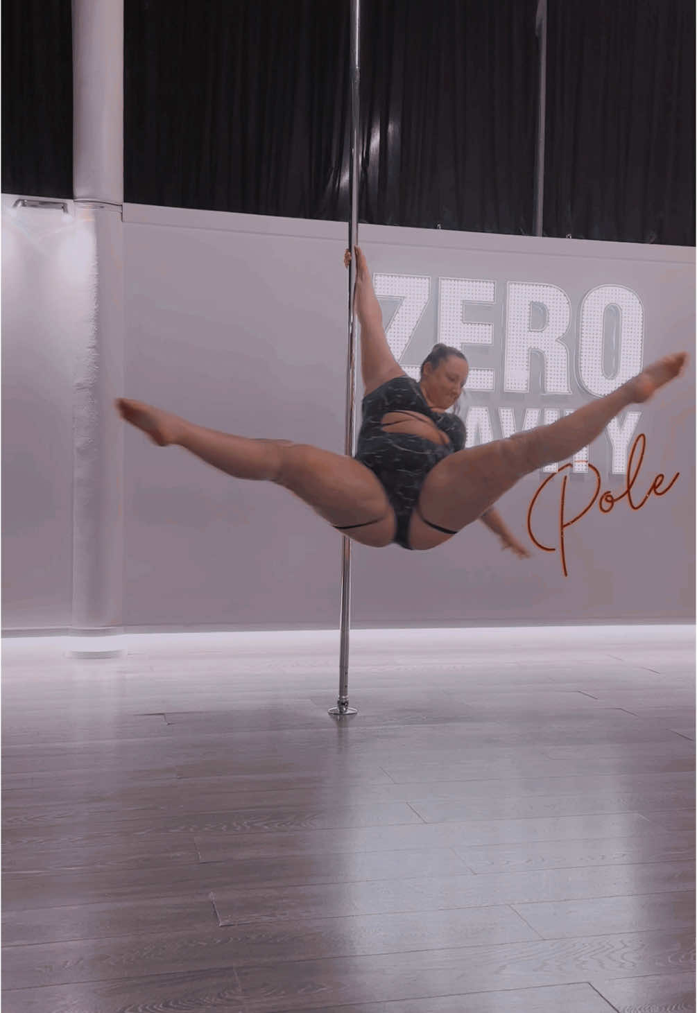 Power spinning into 2025 💪🏻 #poletok #polersoftiktok #powerspin #nikkixpole #fyp #poledancersoftiktok #polefitness 