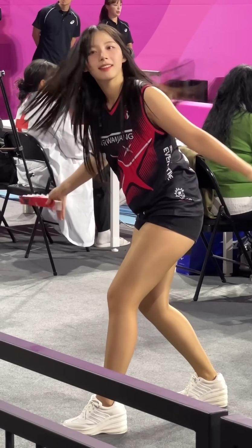 🙎‍♀️#하지원 Ha Ji-won                     🧍‍♀️#asian #korean #girl #cheerleader #Daejeon #Red #Sparks                  👕#valleyball #jersey #tight #mini #shorts                  💇‍♀️#black #long #straight                        🎬#순둥이            💽#fancam #vertical #face #241226