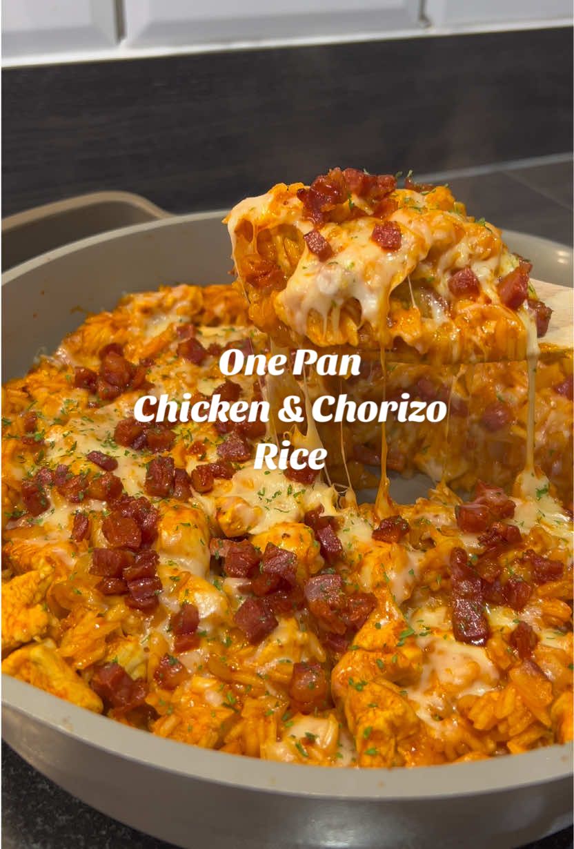 CHICKEN & CHORIZO ONE PAN RICE  20 min 1 pan dinner for 605 cals  Ingredients for four:  - 1 diced onion   - 2tbsp tomato puree   - 400g diced chicken breast  - 140g diced chorizo  - 400-500ml stock (you want double the amount of water to uncooked rice)  - 260g rice  - 3 crushed garlic cloves  - Tbsp smoked paprika, garlic granules and onion granules  - 80g reduced fat grated cheese  Firstly fry off your onion, and chorizo. After a few mins add your garlic and fry for 30 secs. Then add in your chicken, garlic granules and paprika once your chicken has some colour all over. Then add in the tomato puree.  Add in your uncooked rice, stir for another minute or so and then add your stock, bring this to a boil. Once boiling, reduce the heat to low, cover the pan and leave to cook for 15/20 mins. Stir occasionally!  Once the rice is done, stir through some parsley and scatter over the cheese!  serve with broccoli 😋 • • #easydinnerideas #homecooking #weightlossjourney #healthydinnerideas #onepanmeal #onepotmeal #chickenandrice #chickenandchorizo #spicyrice #healthyeating #chickenandchorizorice #foodblogger #foodoptimising 