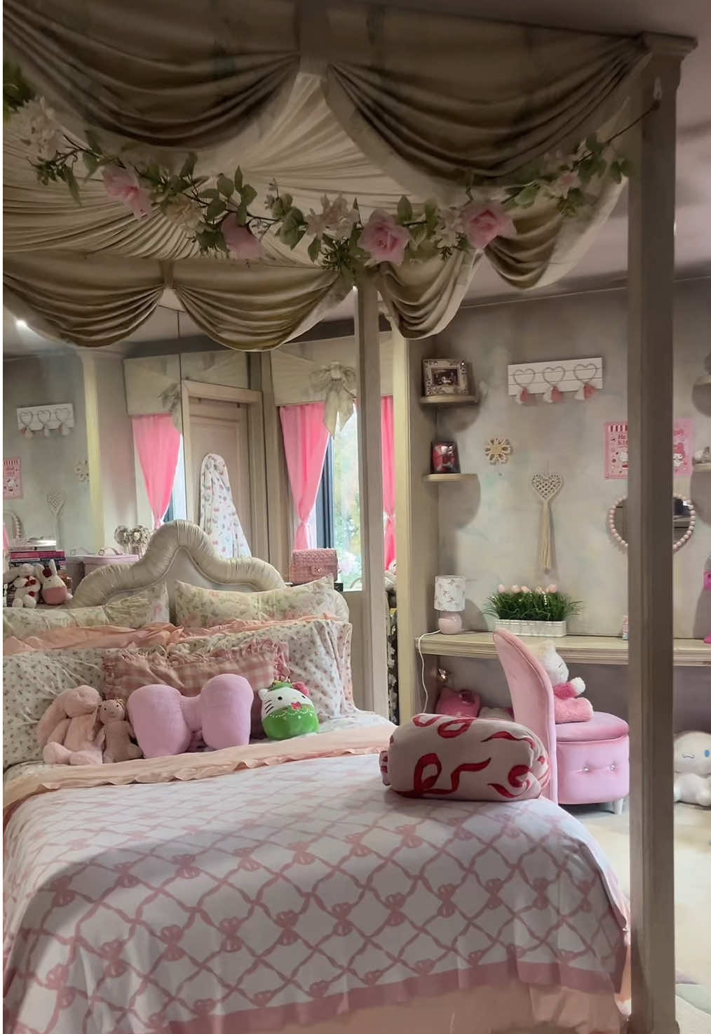 bedroom tour🎀 #coquette #pinkaesthetic #princess #RoomTour #coquettebedroom  