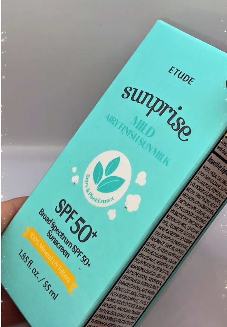 🌤️: ETUDE's sunscreen has become a must-have in my skincare routine! It's lightweight, non-sticky, and absorbs quickly, leaving the skin soft and hydrated without any white cast. Perfect under makeup, it protects the skin from UV rays with a gentle formula that doesn't clog pores. A true game-changer for effective and comfortable daily sun protection!  Thank you @cosmetic_jolse !! i love it 🤍  @etudeofficial #cosmetic_jolse #skincarecoreana #ugccreator 