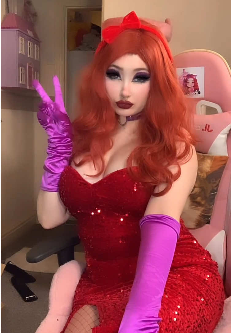 thats what Jessica Rabbit do 😘 #cosplayer #cosplay   #jessicarabbitcosplay #jessicarabbit #jessicarabbitmakeup #jessicarabbitvibes  #transition #transitionsounds #transitionidea 