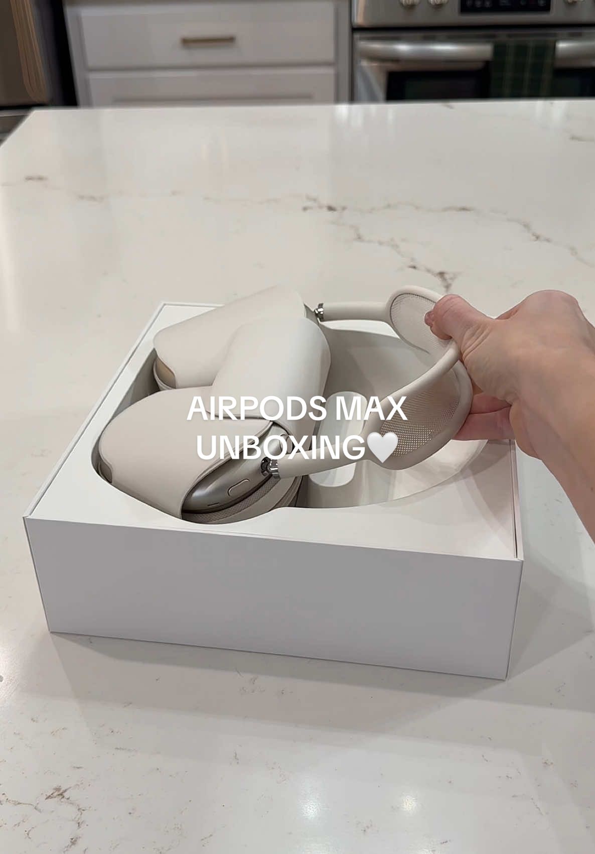 AirPods Max unboxing 🤍 #airpodsmax #unbox #asmrsounds #apple #appleairpods #asmrunboxing #appleunboxing #airpodsmax #airpod 