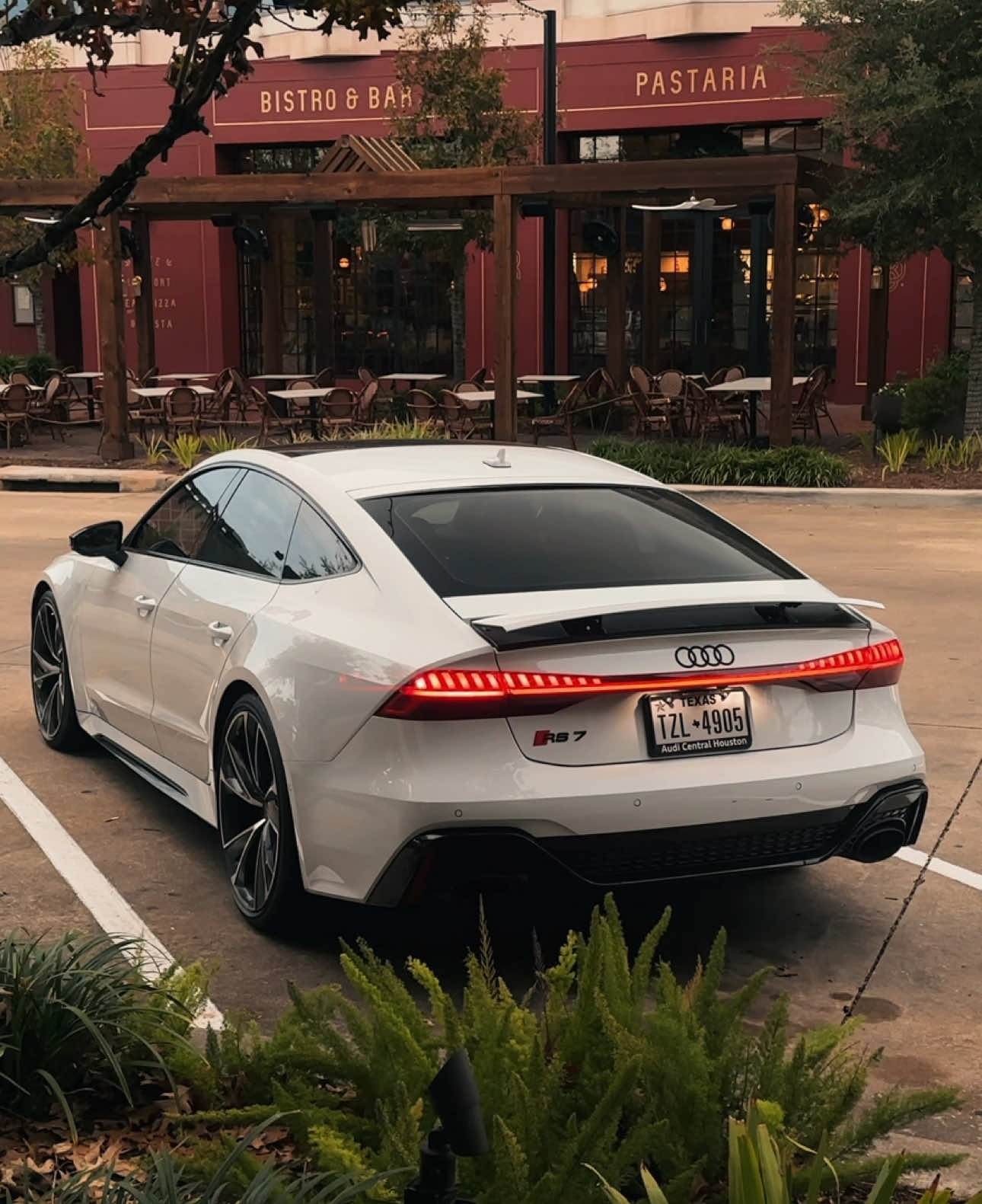 | 🎥 14 Pro Max | #AudiRS7 #RS7Vibes #LuxuryCarLife #TownCenterCruise #ParkedPerfection #GreeneryGoals #AudiLove #SupercarSpotting #ScenicDrive #CarMeetVibes #RS7Life #LuxuryInTheWild #NatureAndLuxury #AudiNation #RestaurantCruise