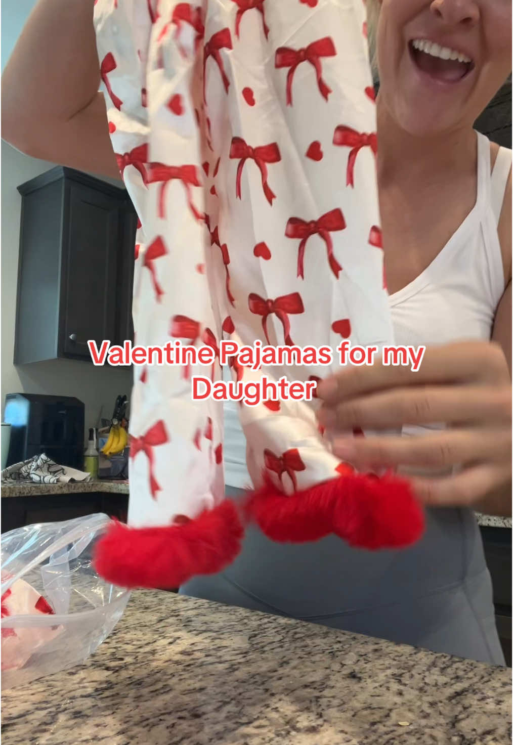These valentine pajamas are SO cute. #ValentinesDay #valentinesdaypajamas #heartpajamas #bowpajamas #pajamasforkids #tiktokshoplastchance #spotlightfinds #tiktokmademebuyit 