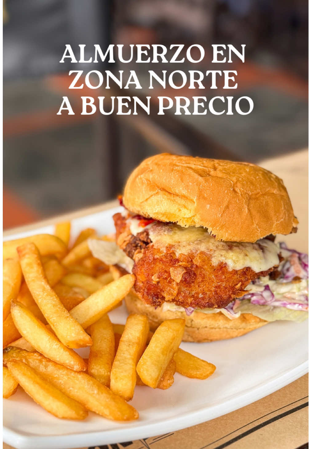 ALMUERZO A MUY BUEN PRECIO EN ZONA NORTE 🔥 El lugar se llama Dante’s Bar , queda sobre Libertador y se come MUY bien con precios que son 👌🏽 Les cuento que pedí:  〰️ Tenders de pollo ($7000)  〰️ Provoleta ($7000)  〰️ Ensalada Caesar ($11.500) 〰️ Sandwich de Pollo Crispy ($12.900)  〰️ Panqueque de dulce de leche ($5300). Las porciones son bien generosas y la comida es caserisima. Los tenders son una maravilla, extra crocantes 🤤 El Sandwich de pollo crispy es una locura. Pollo bien crocante, tierno por dentro, coleslaw, queso y un pancito bien suave. Y la ensalada Caesar es una de las más ricas que comí hasta ahora 🙌🏽 ¿Con quien vas a ir? Comenta aca 👇🏽 📍 Av libertador 14316, Martínez  #comerenba #fyp #foryou #parati #FoodLover #foodblogger #foodislove #pollocrispy #sanisidro #martinez #trending #almuerzo  #zonanorte #buenosaires 