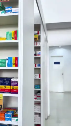 Você sabia que os genéricos são tão seguros e eficazes quanto os medicamentos de referência? Eles passam por testes rigorosos de qualidade e bioequivalência exigidos pela ANVISA, garantindo que você pode confiar de olhos fechados. E o melhor? São mais acessíveis, ajudando mais pessoas a cuidar da saúde! 🗓️ Entre os dias 2 e 8 de janeiro, acontece a Semana dos Medicamentos Genéricos na Drogaria Coop, com condições incríveis para você aproveitar! #farmaciaclinica #farmacia #farmaceuticohospitalar #farmaceutico #publicidade 