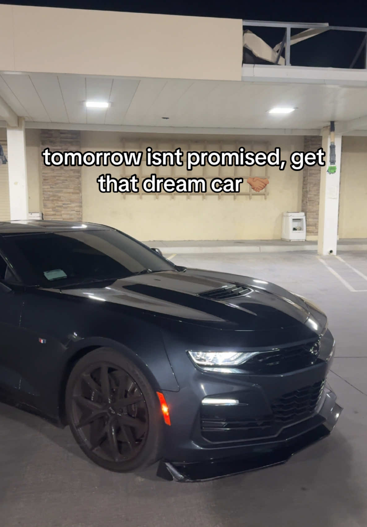 Make that dream come true 🤝🏽🏎️ #camaros #camaro2ss #2sscamaro #americanv8 #2ss #camarolove #cars #carsoftiktok #zl1 #ss1le #1le #camaro #camaross #sscamaro 