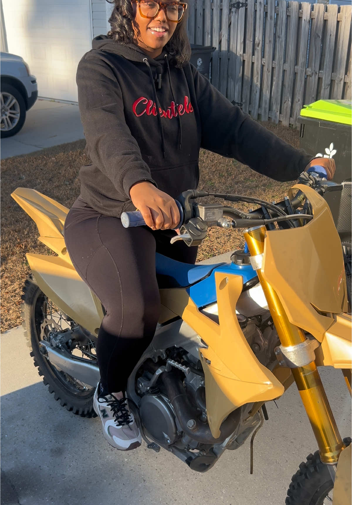 SHE TOOK OVER MY 450 DIRT BIKE… AND THINGS GOT CRAZY! 😱🔥 #bikelife #fyp #foryou #foryoupage #explore #rmz450 #trending #youtube #youtuber #vlogz #ashbvlogz #suzuki #femalerider #dirtbike #tiktok #trend 