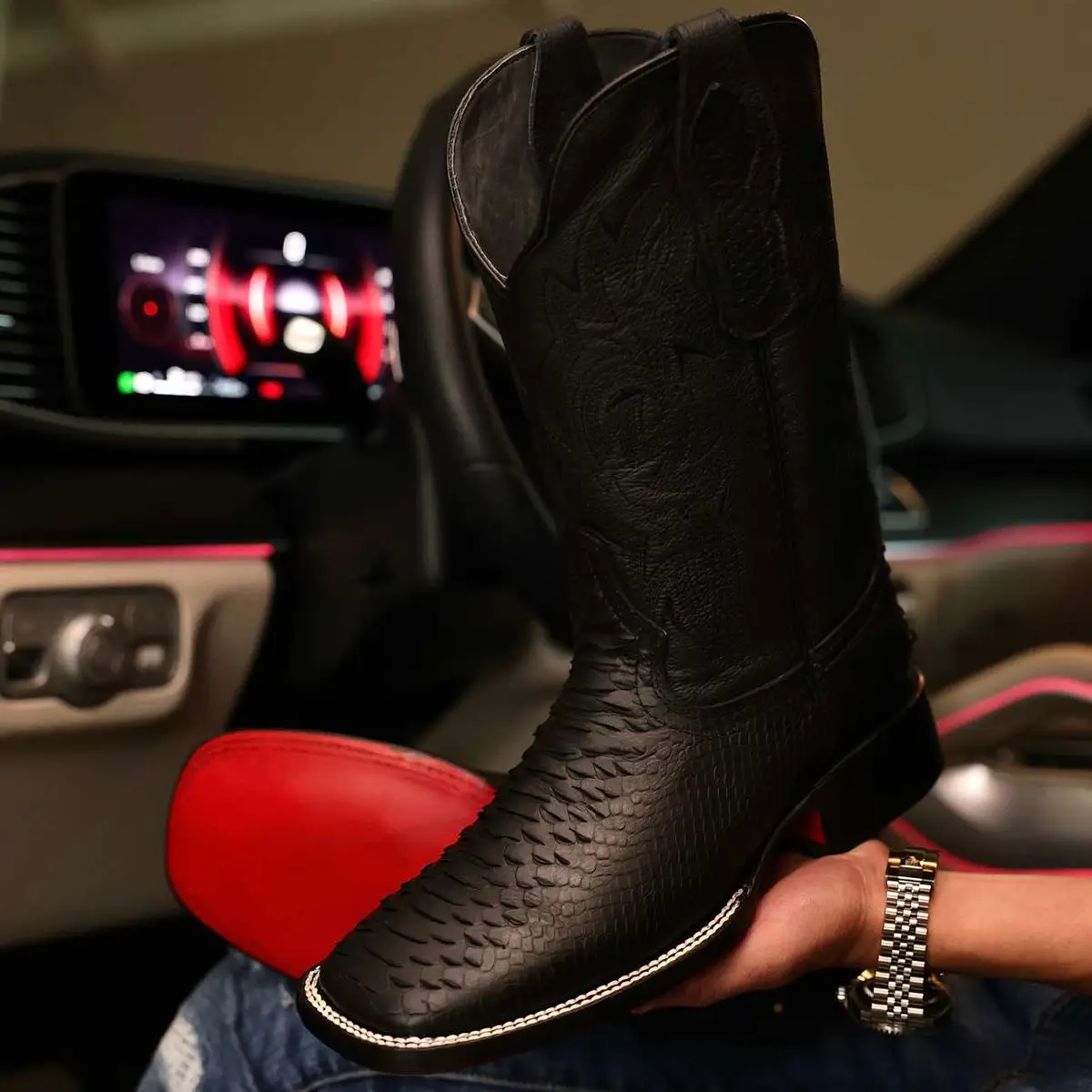 #texasbootranch #texasbootranchboots #belico #trending #fashion #texas #fypシ゚viral🖤tiktok  #fyp #exclusive #cowboyoutfit #cowboyboots #boots #botasvaqueras #westernwear #suelaroja #redbottoms #python #fypシ #fyppppppppppppppppppppppp #paratiiiiiiiiiiiiiiiiiiiiiiiiiiiiiii 