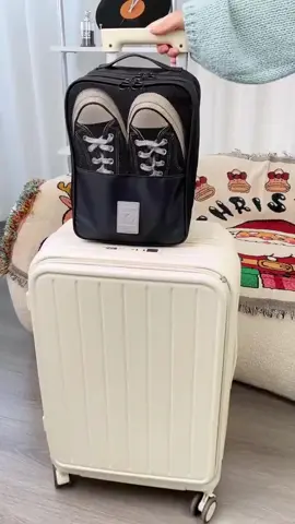 Tas khusus sepatu nih biar pakaian gak kotor cocok buat liburan #tassepatu #taskhusussepatu #tassepatutravel #tempatsepatupraktis 