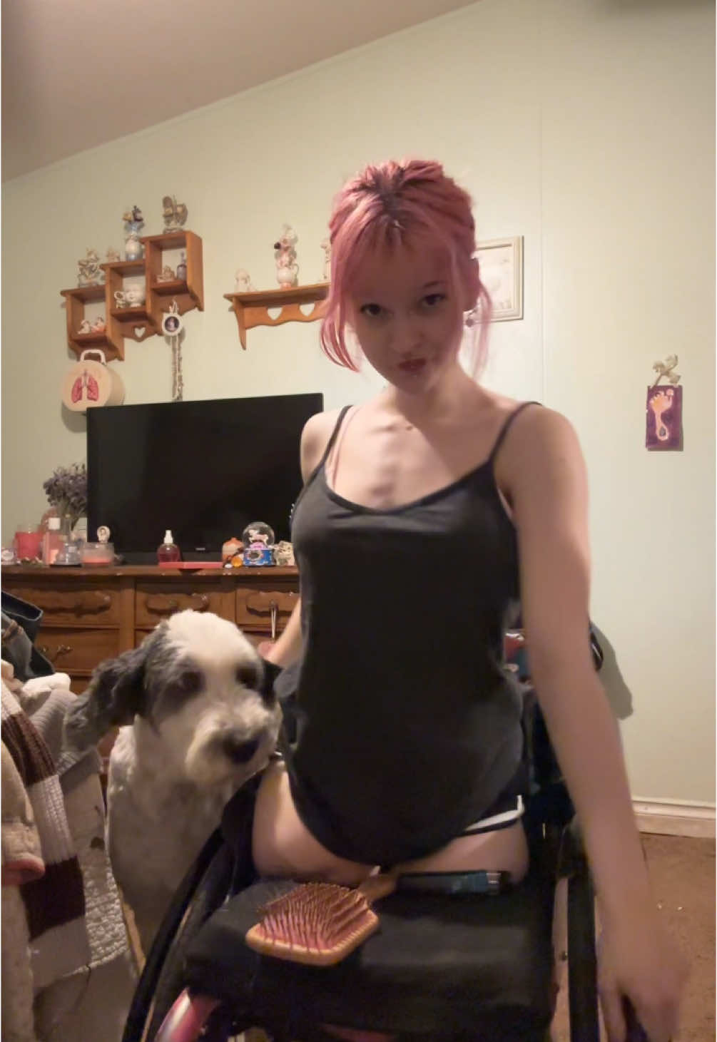 Posting this cuz Ruby is so adorable (ignore my hair I was cleaning room 😶‍🌫️)