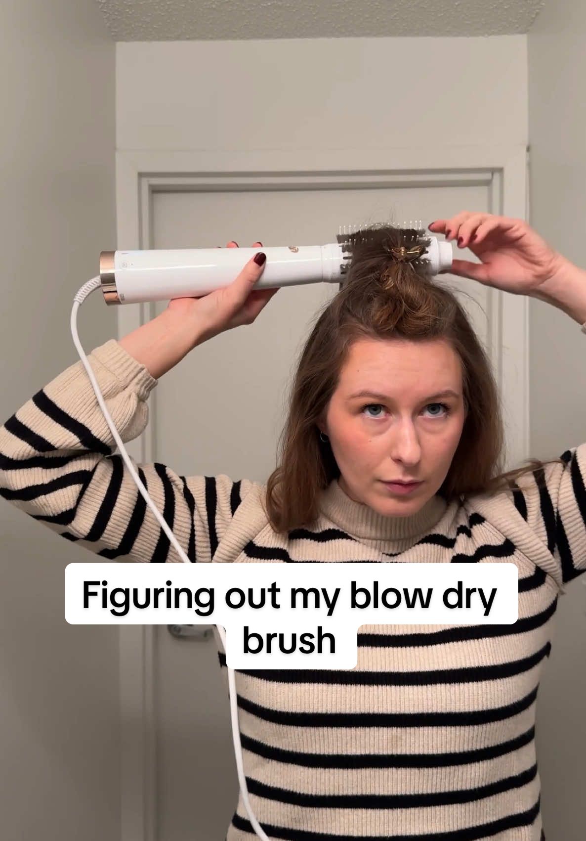 My hair was 100% dry here but it think it’s better at 90% dry. It’s hard because my roots get so curly. Any advice appreciated 🤗 #blowoututorial #blowdry #blowdrybrush #blowout #hairtutorial 