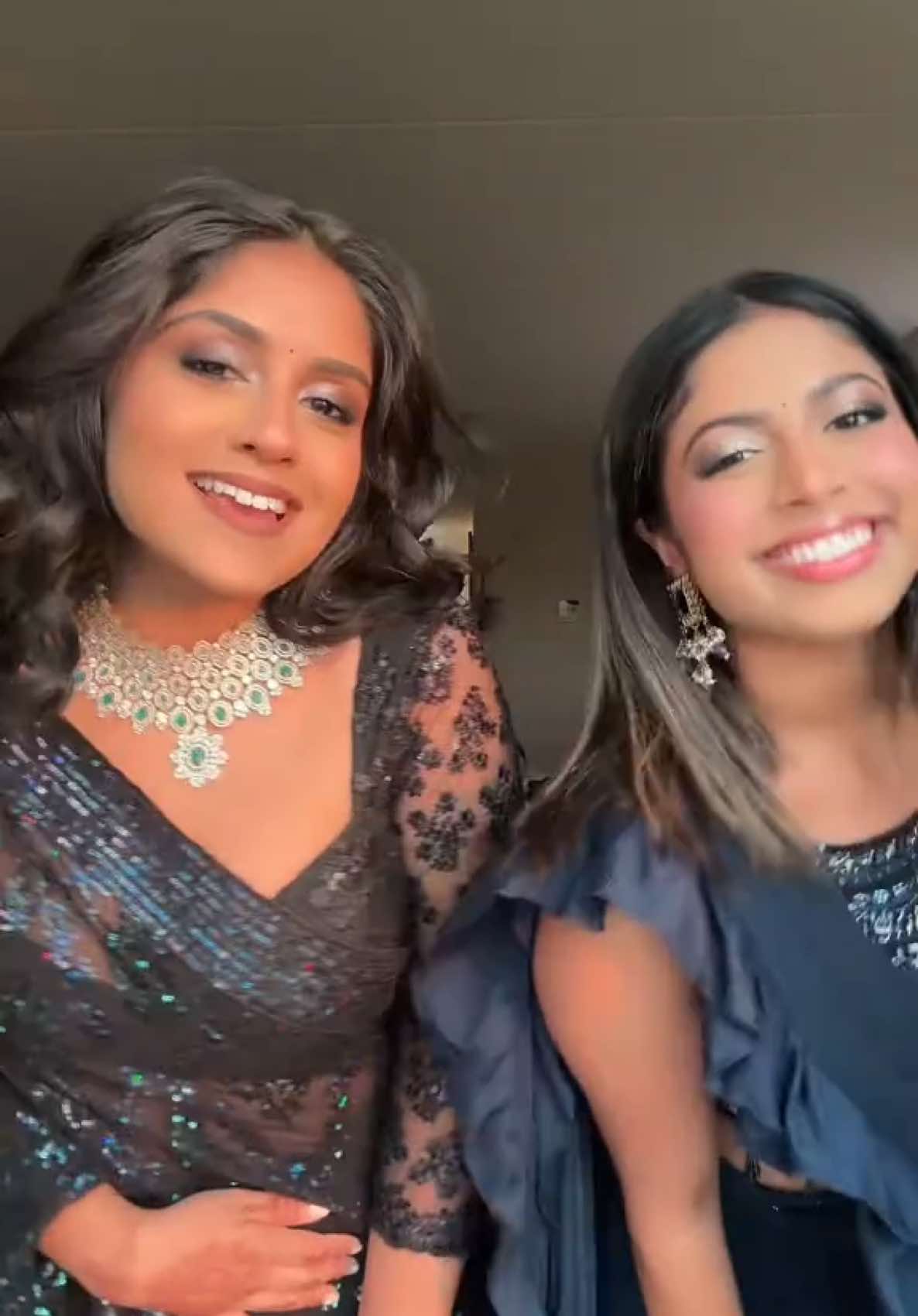 Draftsss👯‍♀️ @Aisha #indianoutfits #saree #desiwedding #fyp