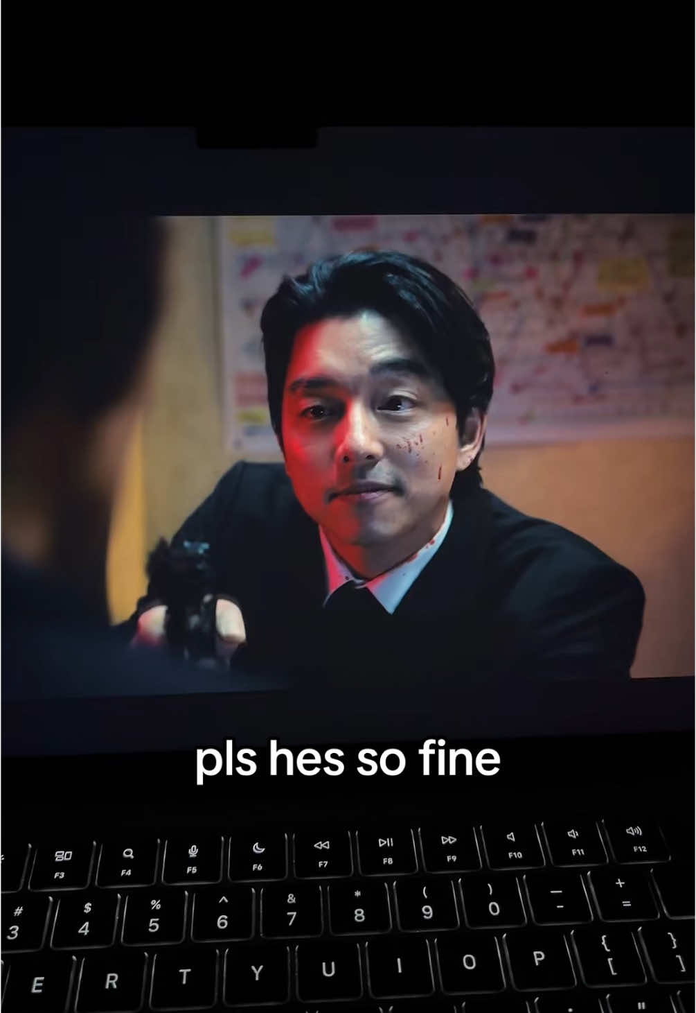 why did they have to make him so hot just to kill him off in the 1st episode 😖😖 (FAKE EVERYTHING) #thesalesman #thesalesmansquidgame #gongyoo #squidgame #squidgame2 #squidgameseason2 #fyp #viral