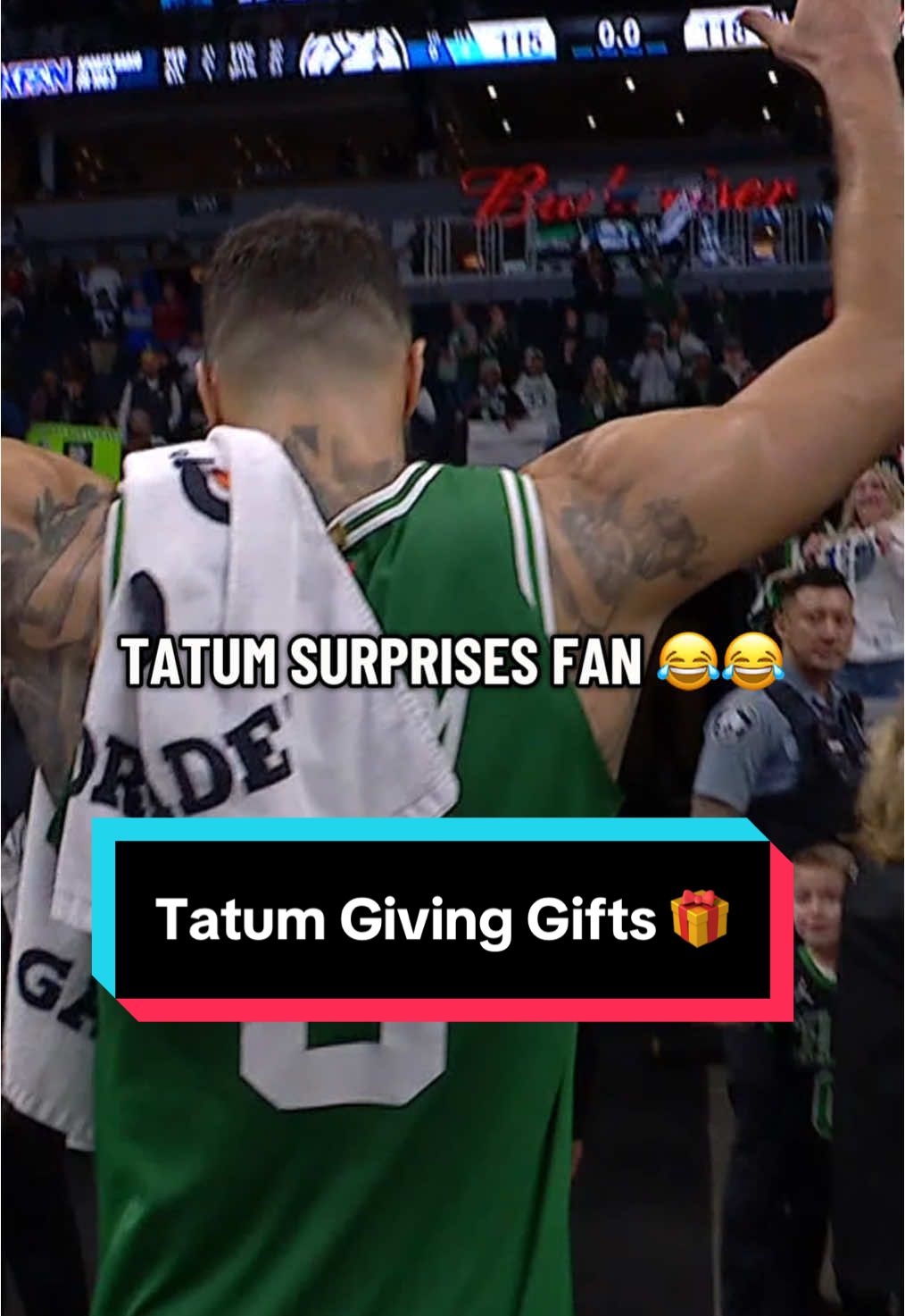 Tatum drops a gift to a young fan 🤣🤣 #NBA #Basketball #Celtics #JaysonTatum #BostonCeltics 