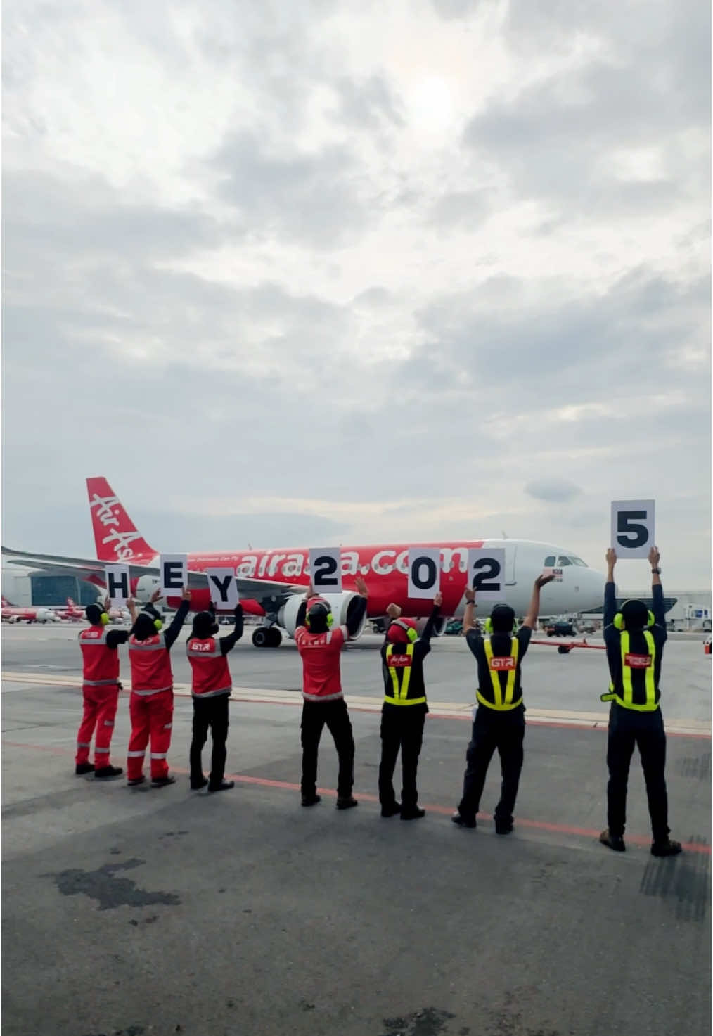 Here’s to 2025! ✨ #FlyAirAsia #fyp 