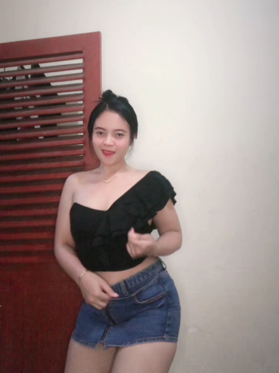 Mamih Jarang Digoyang #ewick #cewekcantik #idamanmu #goyangtipistipis #soundviral #cewekidaman #manispedesngegigit #fypage #trendingvideo #soudtreding 