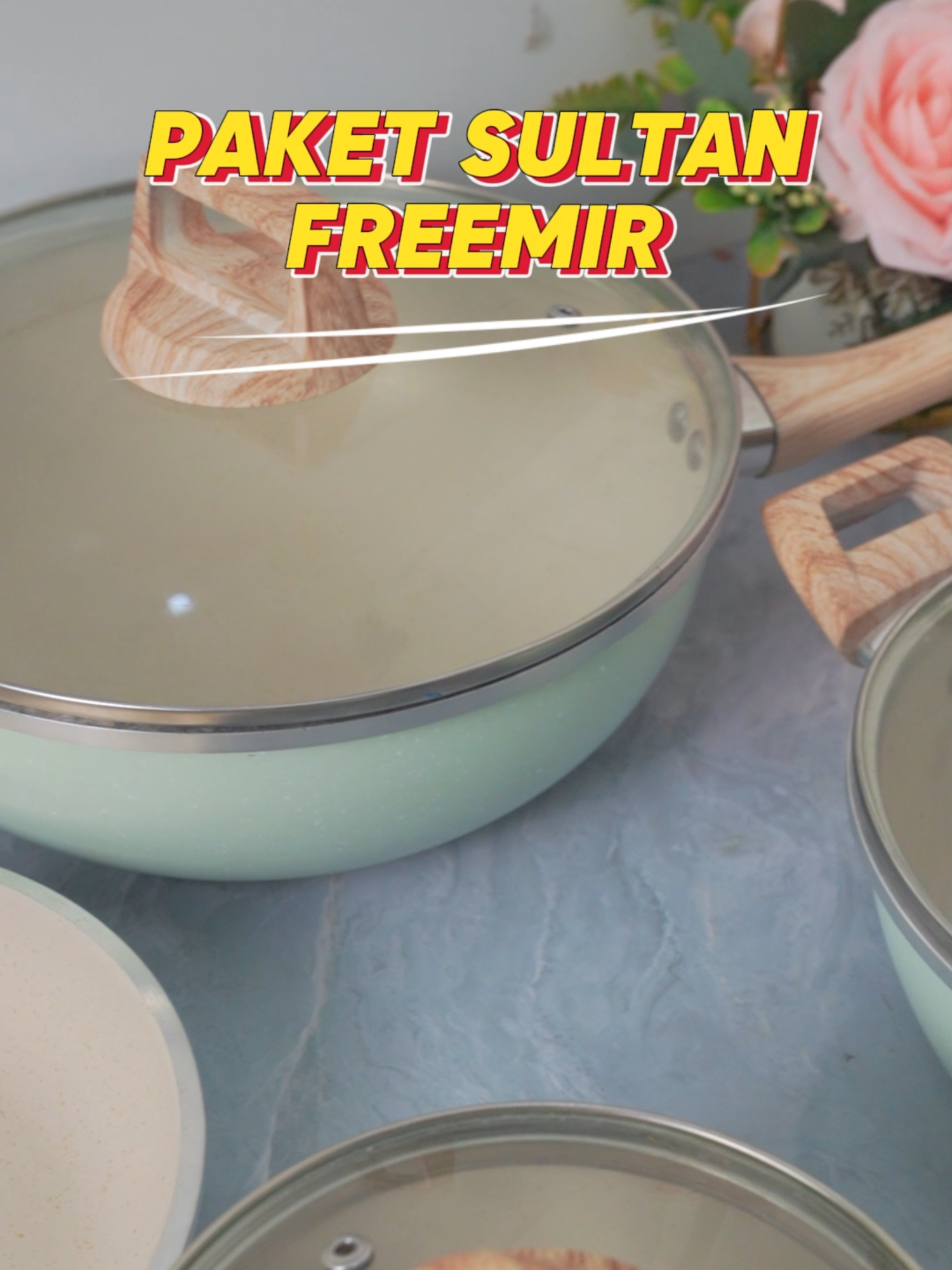 Beli wajan panci sekali banyak tapi harganya ga sampe jutaan #freemirindonesia #kitchenware #panci #wajan #tahunbaru