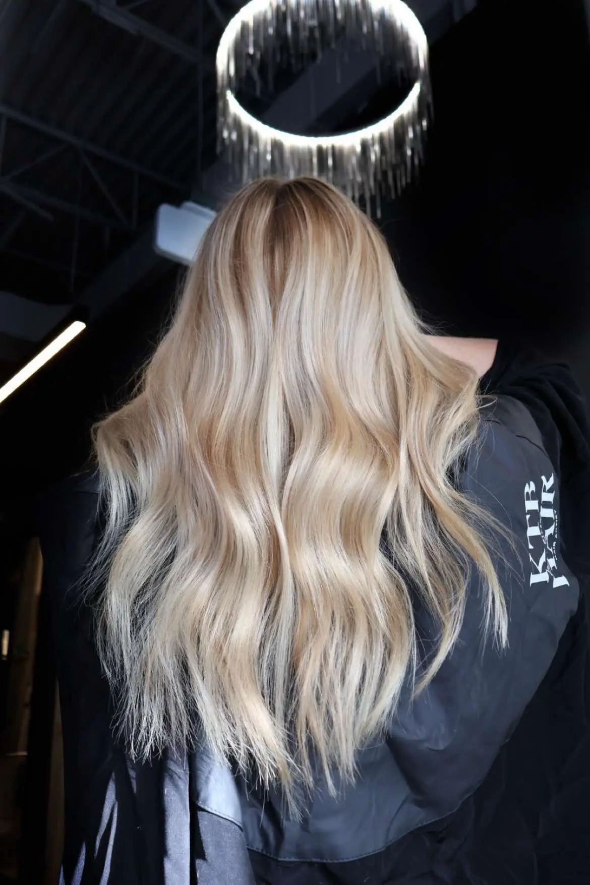 That soft blended to the max balayage blonde is what 2025 is about for blonde. #balayage #balayageblonde #blondehair #blondebalayage #hairtrends2025 #haircolor #haircolorist 