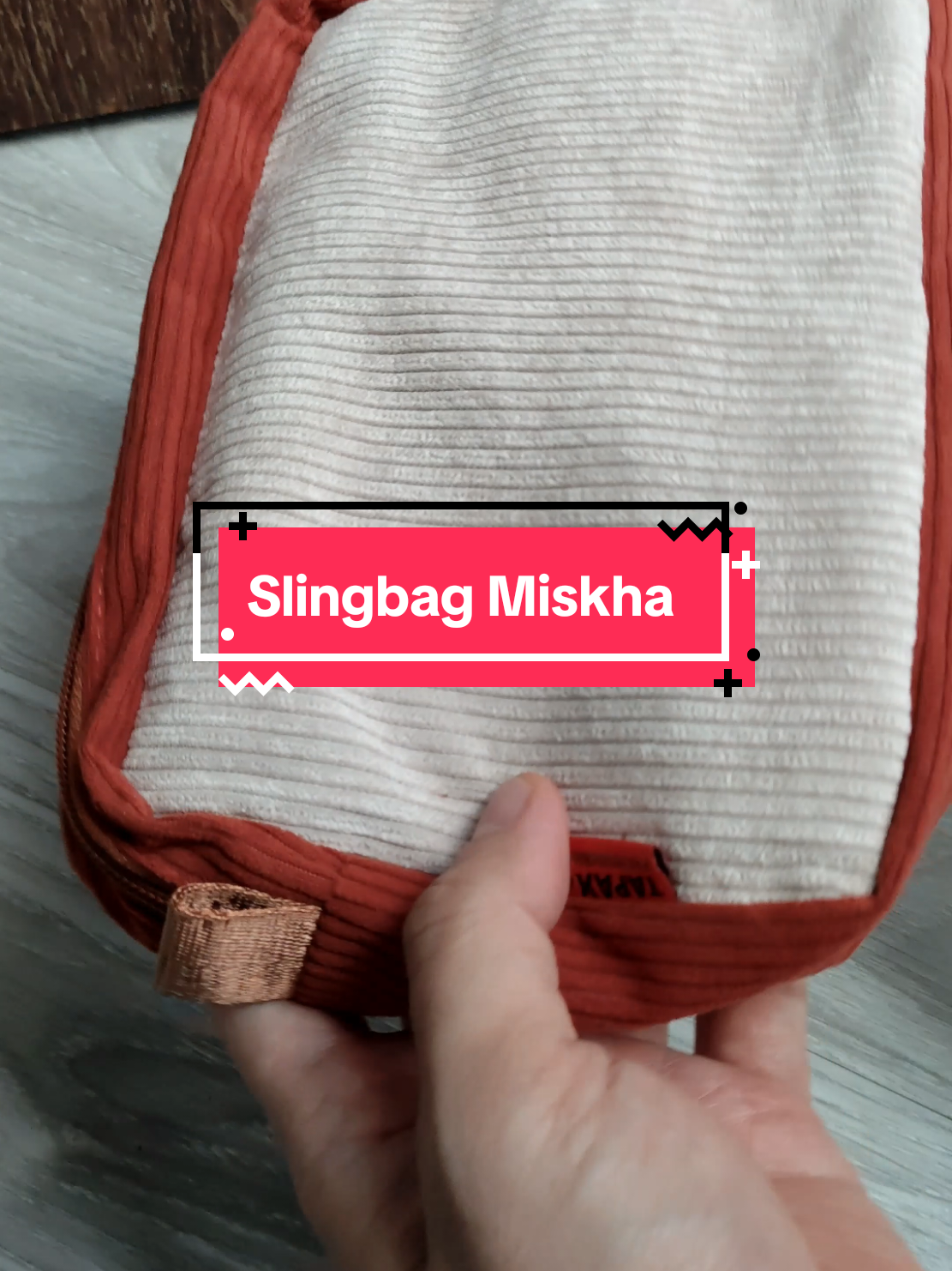 Slingbag Miskha dari Tapaxco dengan kombinasi warna yang keren. Bisa jadi Handbag dan Slingbag #slingbagmiskha #slingbagcorduroy #tastapaxco  #handbagcorduroy #tapaxco