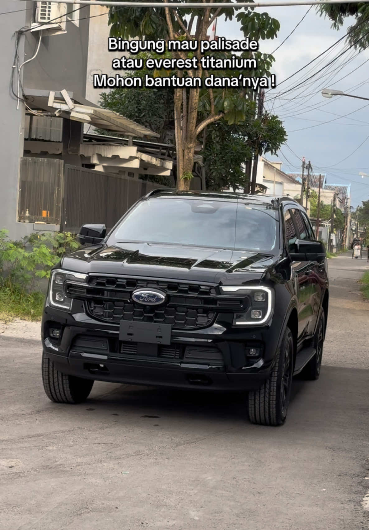 Bantu ya ! • • • • Yang kita kerjakan di mobil ini : - Sppf chrome delete black gloss  - Sppf silver delete black gloss  - Sppf smock stoplamp  - Permanent paint velg 5pcs  • • #fordeverest #everesttitanium #ford 