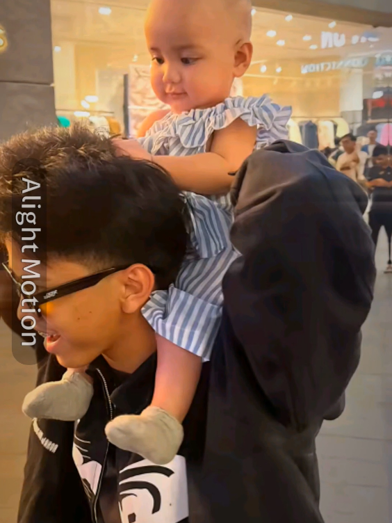 bayi gendong bayii 🤏🏻💗#bachteraizer #rajadinputrabachtera #rajadin #jaden #raja #jadenbachtera #fypシ゚viral #fypdongggggggg #bismillahfyp #alight#alightmotion #masukberanda 