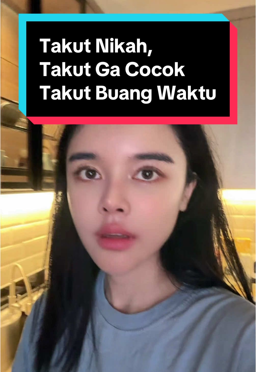 Siapa sih yang ga takut? Tapi kalo takut ya terserah kalian, gausah dilakukan. Gw ga ada maksa kalian buat lakuin a atau b, ini simply informasi aja. Takut itu ada untuk survival biar kita tau mana yang potensi berbahaya tapi kalo ga ambil resiko you’ll gain nothing. Kalo suka dengan nothing ya silahkan. Gw juga banyak takutnya tp gw udah rantau dari smp/sma masuk sekolah Internasional dmn English gw belepotan yaudah beraniin aja. Ke luar negeri sendirian, paling berkesan ke US sendirian sih mana di sana kena rasisme. Kayaknya keberanian gw paling parah itu nyobain latisse careprost ke mata gw karena mata gw jadi kering permanen sekarang. Silahkan OOT. Masih libur ga sih harusnya? #takutnikah #takutlaser #takutkedokter #pengecut #coward #demotivator #motivation #random #sebelumkerja #beforework #skincare #beauty #hidup #philosophy #berani #gagah #filsuf