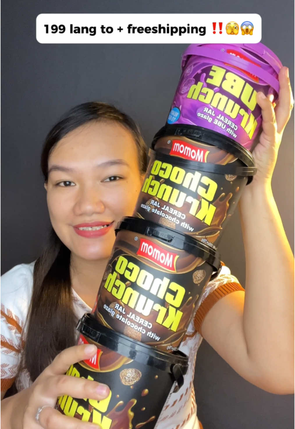 Grabe naka 199 parin po itong ating krunch cereal jar na may 4 flavors ube,choco,matcha,rainbow 😱  ang laki ng jar nyan dahil naka 420grams po yes mga mii kaya sulitin nyo na.  #chocokrunch #chocokrunchcerealjar #chocokrunchmomomfood 