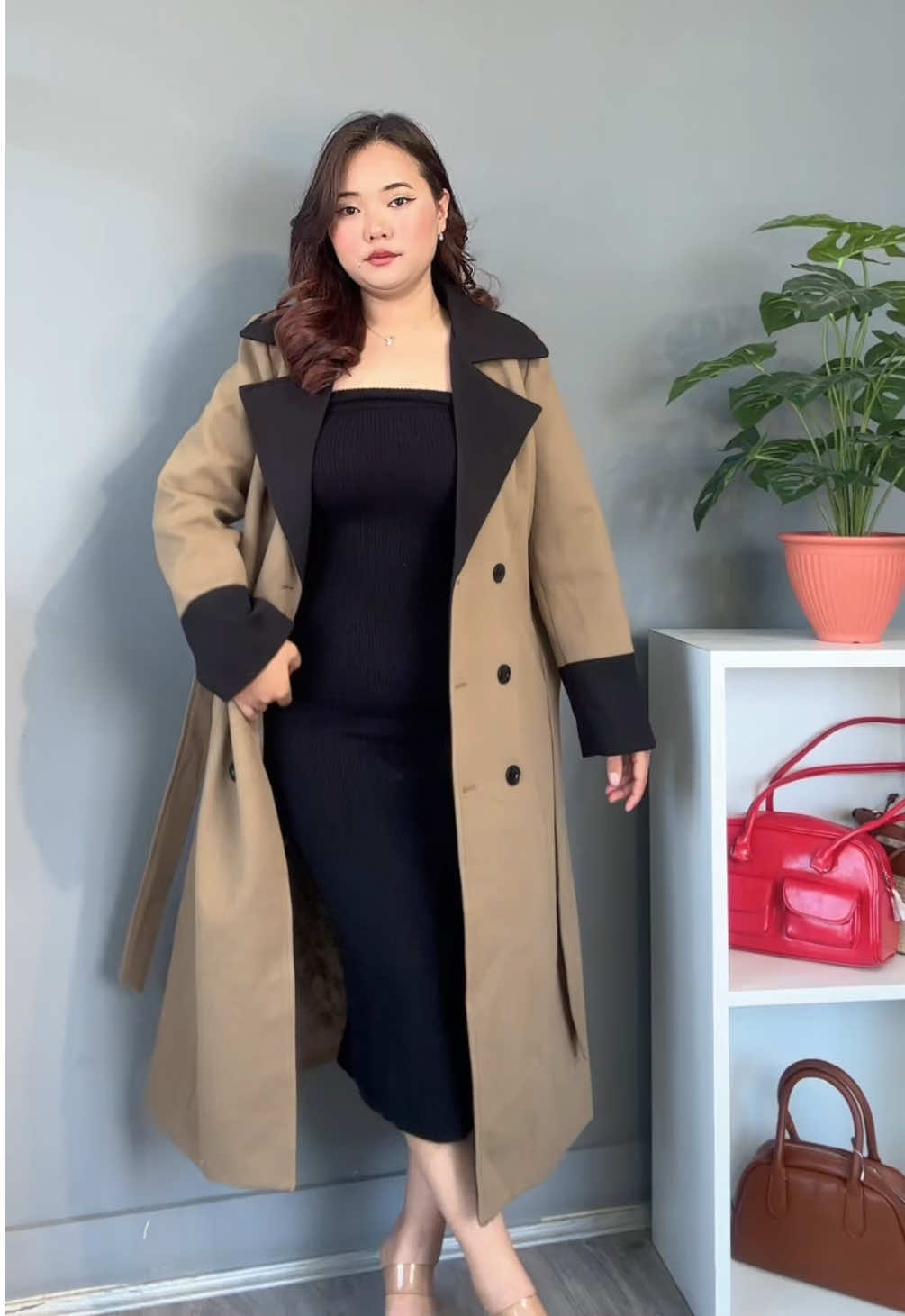 Dual color long coat Color size available  Highquality  #newarrivals #nepwearsonline #nepwearswomenjacket #highquality #goviral #onlineshopping #onlineshopping #explore #fypシ 