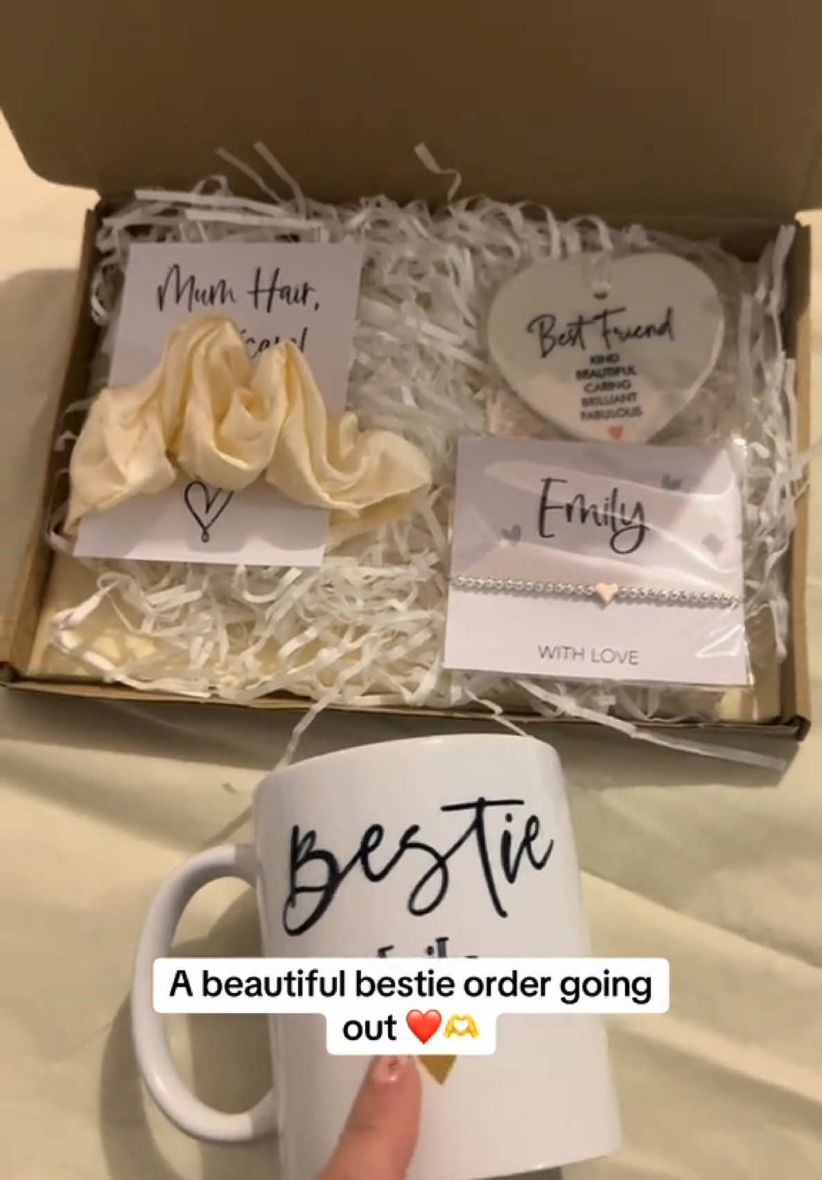 Gift your bestie a special box. Tag your bestie 🫶❤️ #fyp #babylove #personalisedgifts #bestfriend #bestie #occasiongifts 