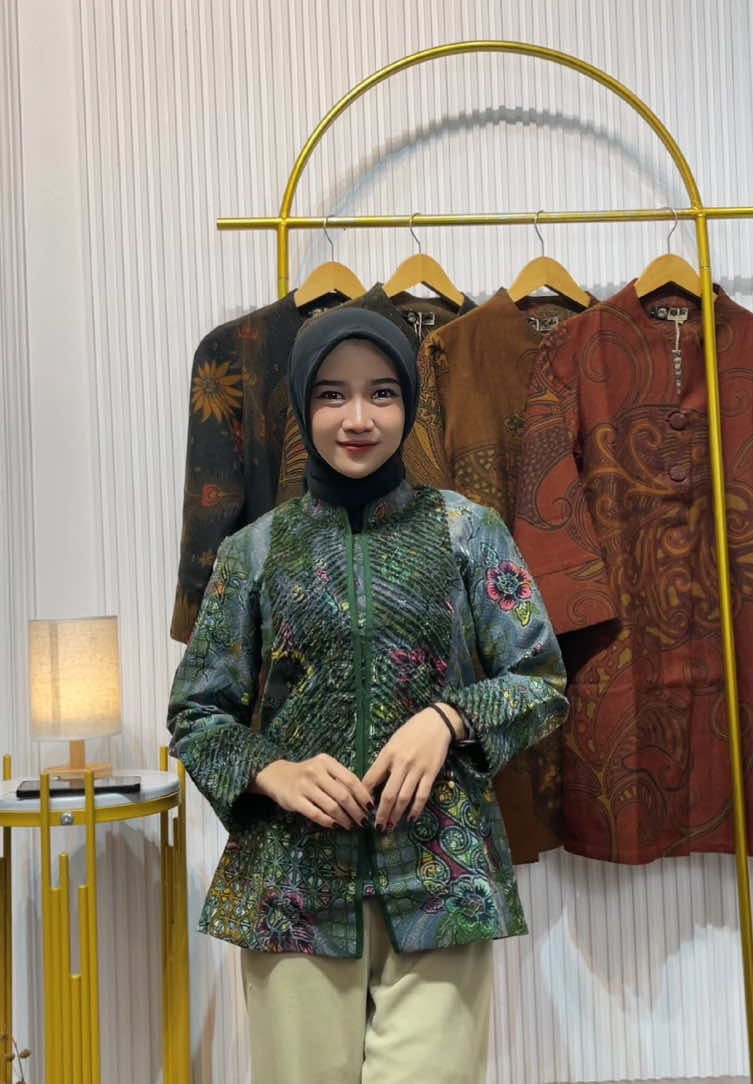 happy new year🥳🥳 dengan tahun baru batik kedu juga akan menyediakan banyak koleksi terbaru juga🤗 jangan lupa follow batik kedu para sebut kedu🥰🥰 #batik  #batikindonesia #happynewyear  #like  #fy  #fyp 