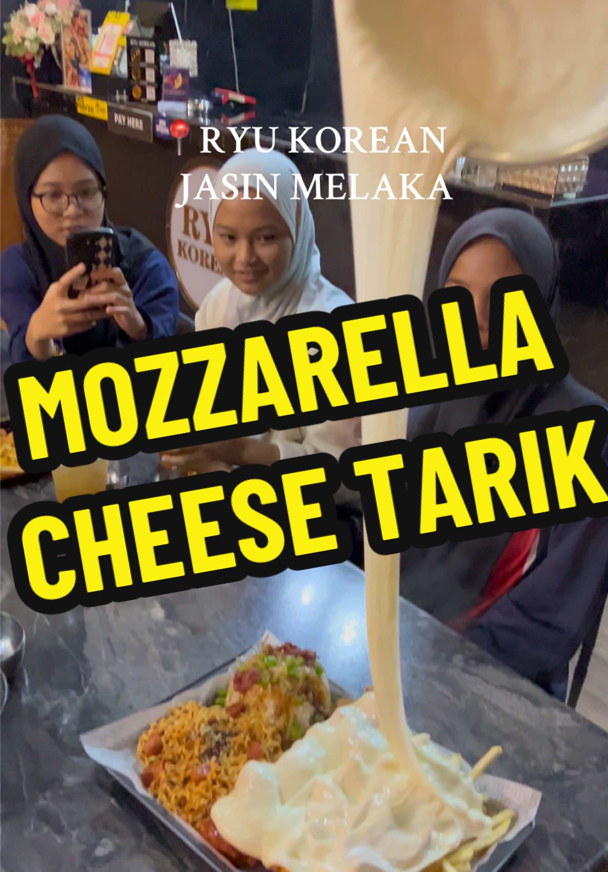 OMG BANYAKNYA CHEESE😱 Kedai kami sahaja yang bagi cheese sebanyak ni pada customer. Kami tak takut rugi Janji Customer Puas Hati.  #cheesetarik #hantucheese #mozzarellatarik #cheesebanjir #koreanfoodmelaka #ryukorean #IniStyleKita #MalaysianFood #talamtreasure #bts #blackpink #bingbang #jjcmmelaka #foodviralmelaka #portviralmelaka #foodsquadtv #FoodFestOn#Tiktok2024