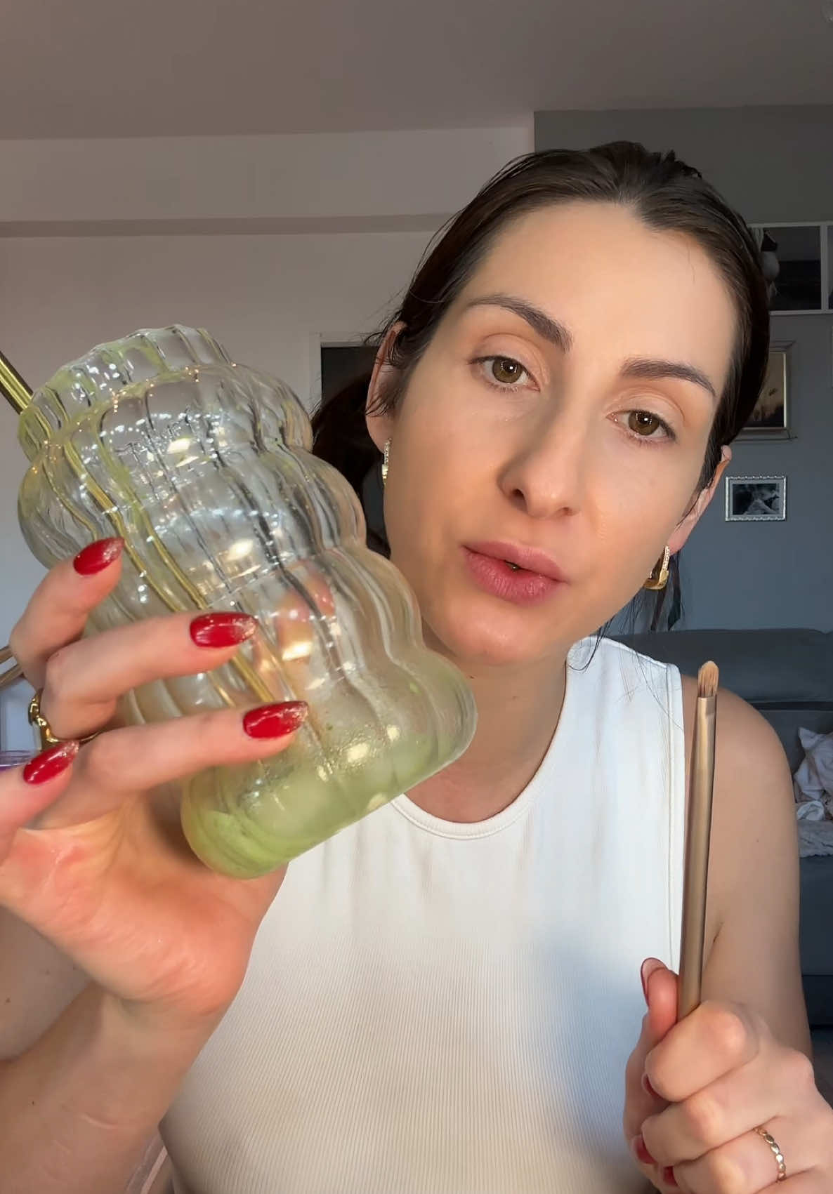 Welcome 2025 avec zéro pression please !  #makeup #grwm #routine #2025 #lifegoals #onelife #welcome2025 #contentcreator #hairstyle #matcha  Publicité  Make up : @Maybelline New York France  Skincare : @Lancôme  Brosse soufflante : @Shark Beauty  Matcha : @Milia Matcha  Chopstick : @byoma 