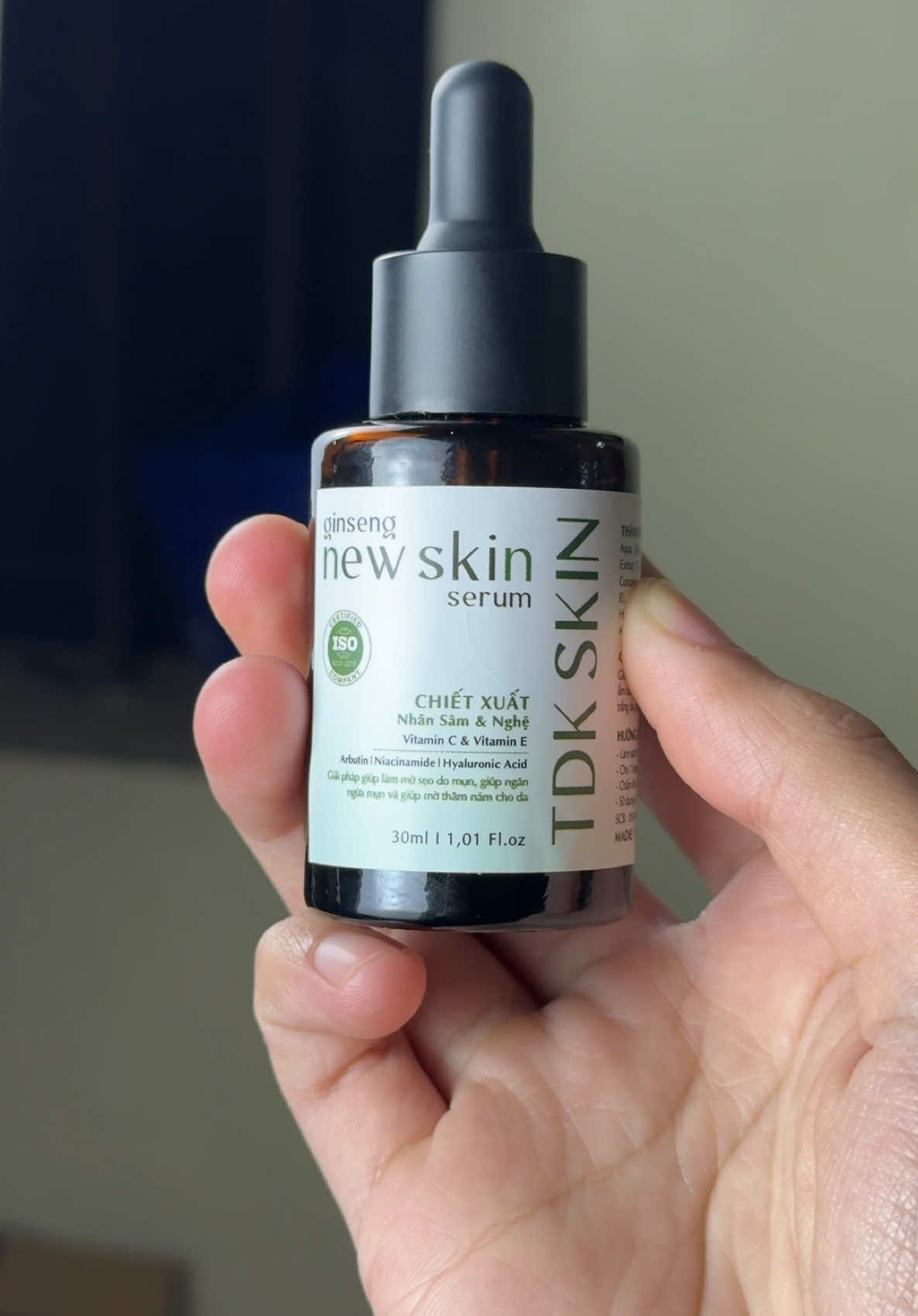 Em này mình có để góc trái màn hình #tdkskin #serumnewskin #seoro #mun #lamdep #skincare