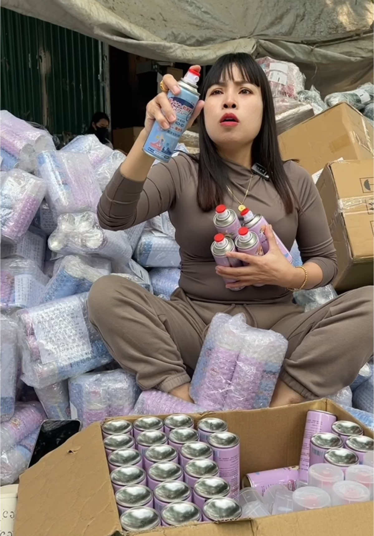 Combo 5 chai xịt thơm giày chỉ hơn 50k #xitgiay #xitgiaynano #xitgiaykhumuihoi #hahienhoa1 #nhacuadoisong #xuhuong #tienichgiadinh #tienichcuocsong 