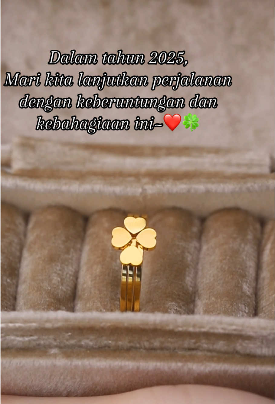 Adakah kamu ingin keberuntungan mengelilingimu sepanjang tahun baru?😉🍀❤️#lucky #keberuntungan #🍀 #ring #cincin #heart #jewelry #Love #design #OOTD #beauty #gift #❤️ #🎁 #💞 #fyp #foryou #loveyourself 