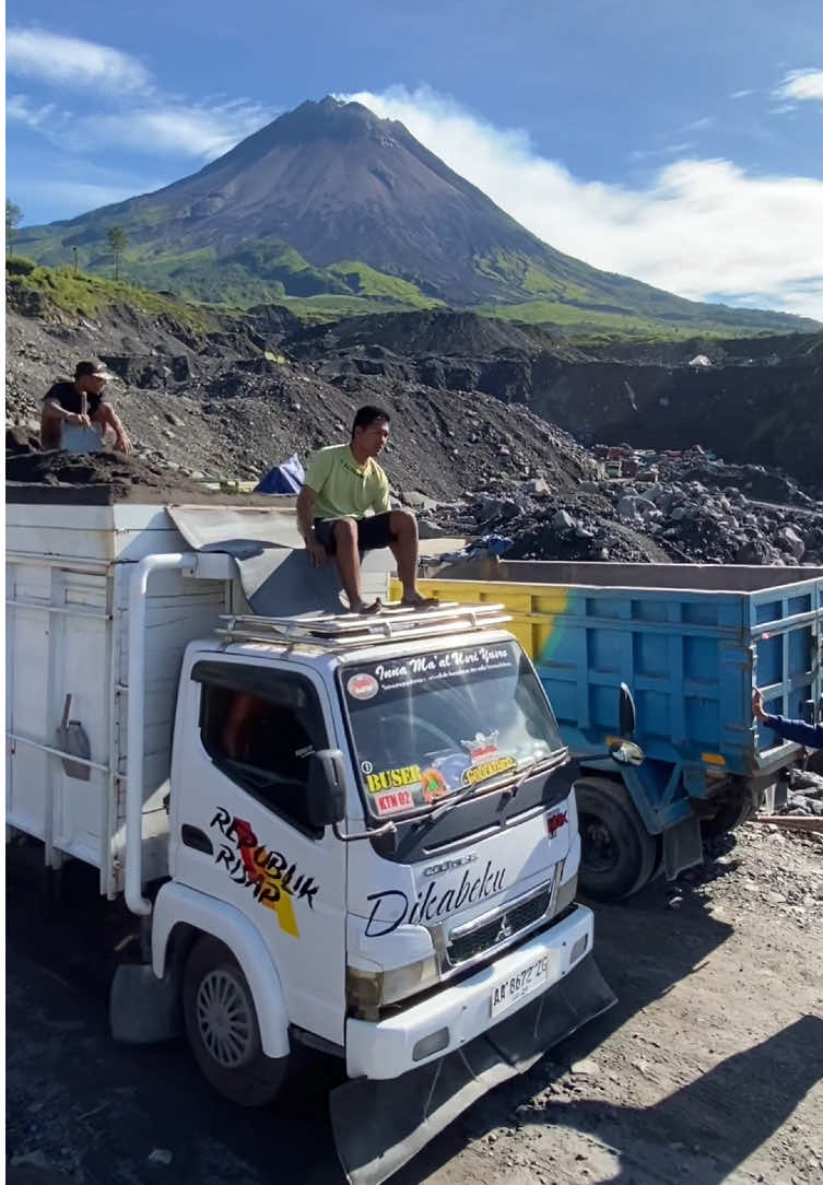 jam e wong karipan😮‍💨#xyzbca #fyp #magelang24jam #klaten24jam #tambangmerapi #jogja24jam #trukmaniaindonesia #canterhdx #truckpasirmerapi #cantermaniaindonesia #ngori #pasira1nyajateng 