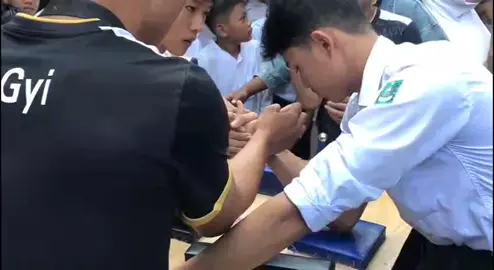 ၂ယောက်လုံးတော်ကြပါတယ်💪#armwrestling #mtubeclub #fyp #foryoupage #tiktok #foryoupage #titokmyanmar #westling 