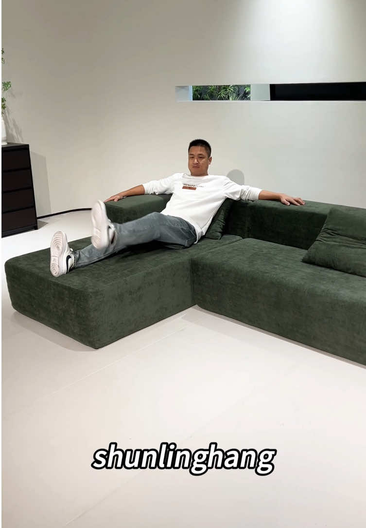 Do you believe a sofa can fit in a cardboard box? #exporttrade #furniture #compression #exportfurniture #compressionsofabed #livingroomcompressionsofa #sofa #boxsofa #compressionsofa #homefurniture #livingroomfurniture 