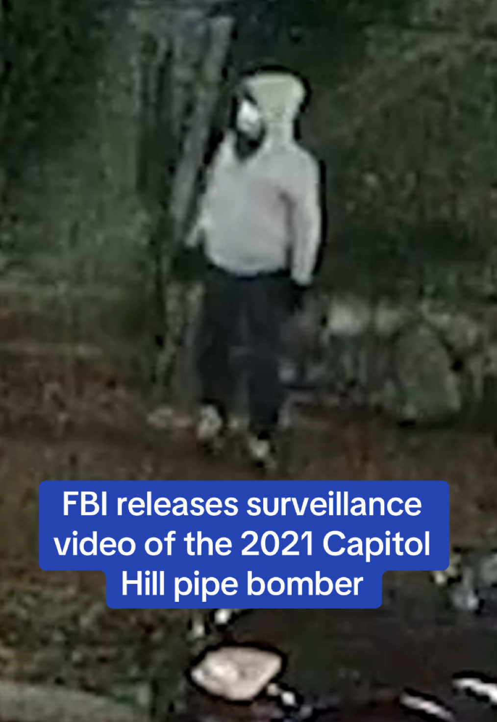 The FBI released new video on Thursday showing a suspect planting a pipe bomb outside the Democratic National Committee headquarters in 2021, nearly four years after the incident. The video, from January 5, 2021, shows one of two bombs placed by the suspect. Authorities also revealed the suspect's height is 5 feet 7 inches, but their gender and identity remain unknown. The FBI has yet to link the bombing to the Capitol attack nearby. Read the full story on Dailymail.com #fbi #cctv #usa 