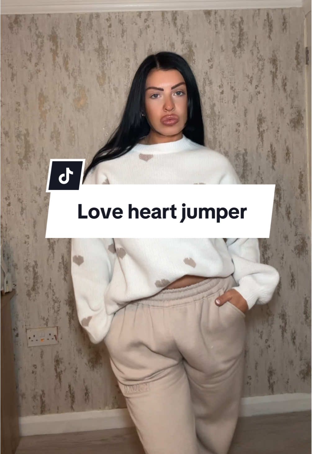 Love heart jumper  #fyp #foryoupage #tiktokmademebuyit #spotlight #jumper #loveheartjumper #comfy 