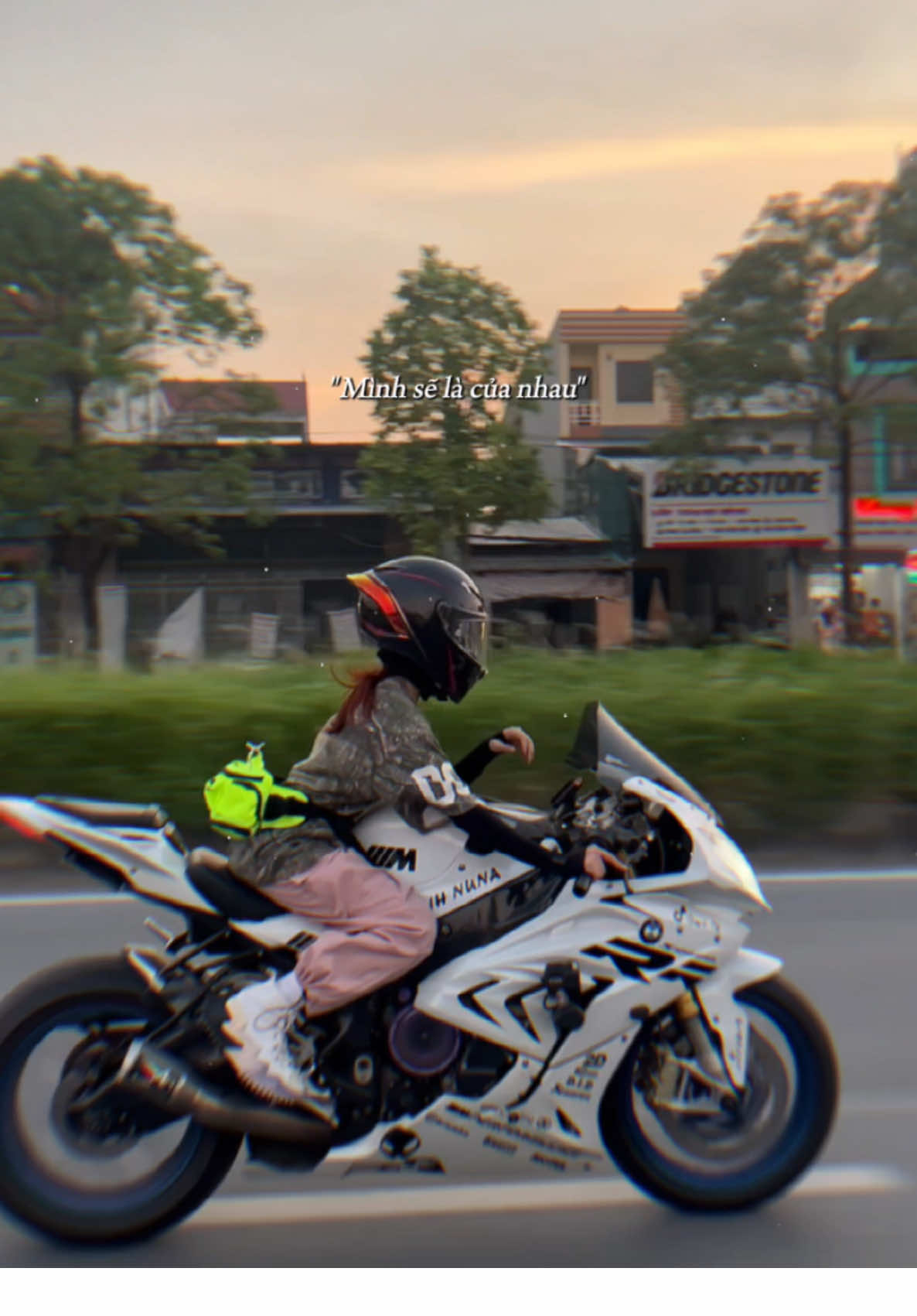 M55 dắt xe cỡ này này 🥲😕#oanhne #bikergirl #bmws1000rr #NhanVatChinh 