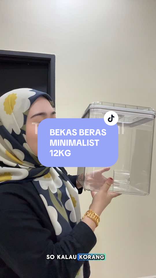 Bekas beras paling simple setakat ni! Paling suka sbb nampak bahagian dalam😍😍 nampak kemas je kan design dia? Jum korang tukar bekas beras baru kt rumah tu