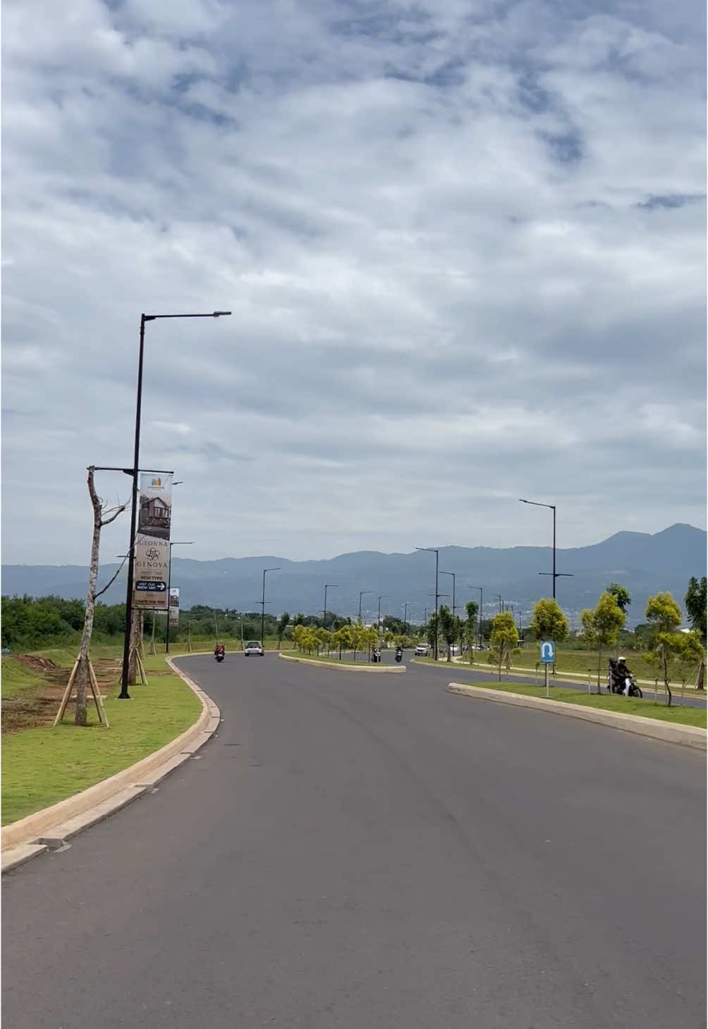 Langit biru selalu cantik kecuali saat kamu patah hati 🌹. #jelajahbandung  #fyp  #bandungvibes  #jelajahindonesia 