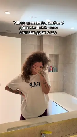 Ne güzel uyanmışsındır sen şimdi
