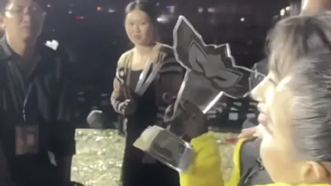 TMS ngoài Cam Bây Bi thì tôi mê bà Hippo nữa hehe. Hồi này bùng binh dữ lắm 🤣 #orangesinger #lambaongoc #themaskedsingervietnam 